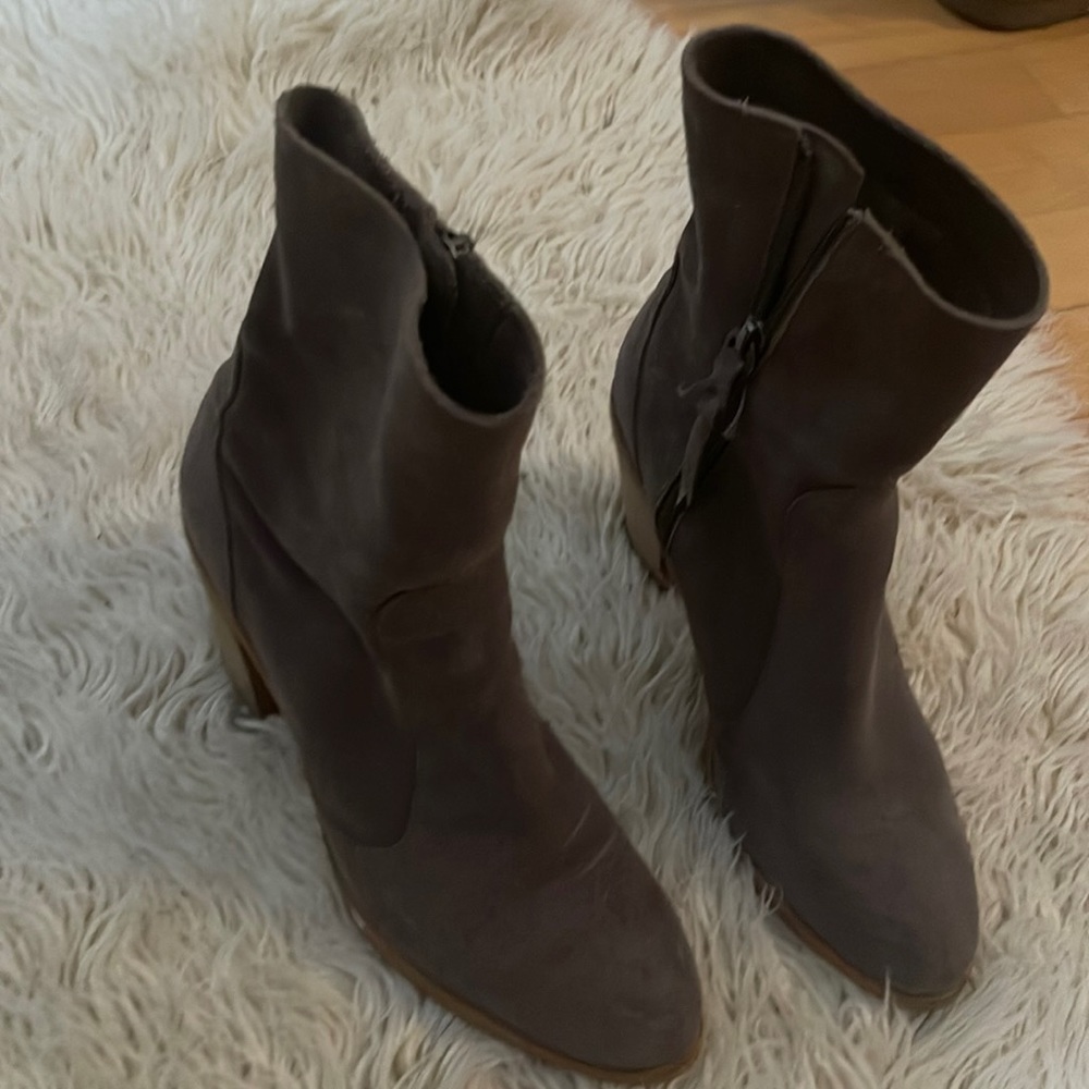 Splendid Grey suede ankle boots